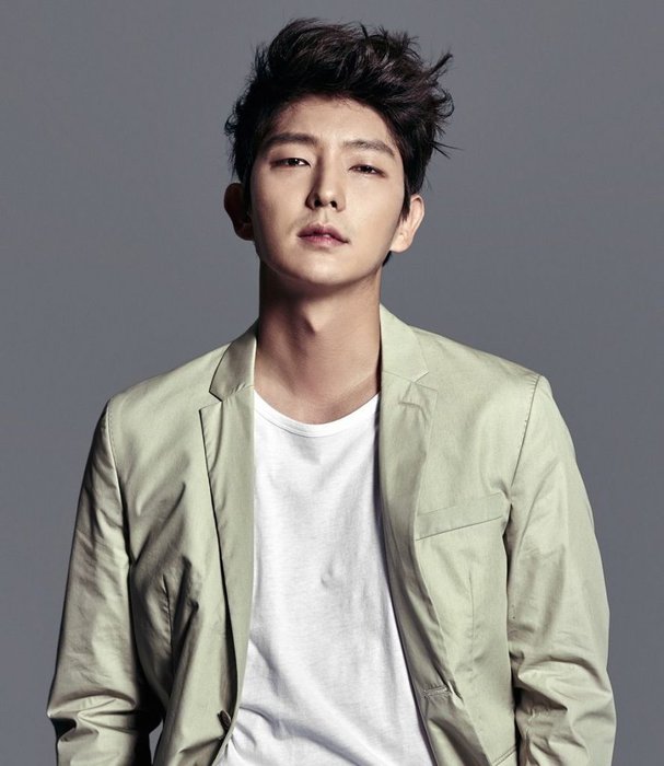 what is the networth of lee joon-gi